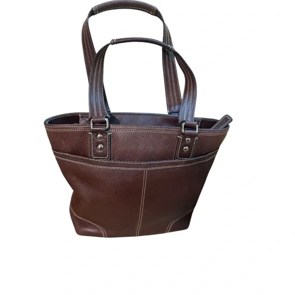 Coach Hampton Brown Pebbled Leather Tote with Structured Design and Dual Straps - Picture 6 of 12